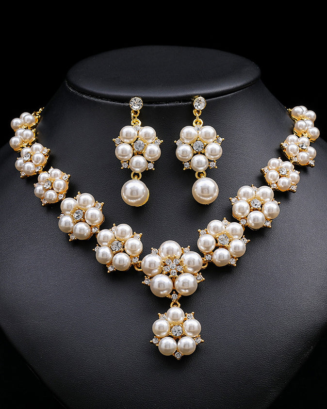 Elegant Pearl Flower Earrings and Necklace Two-Piece Set