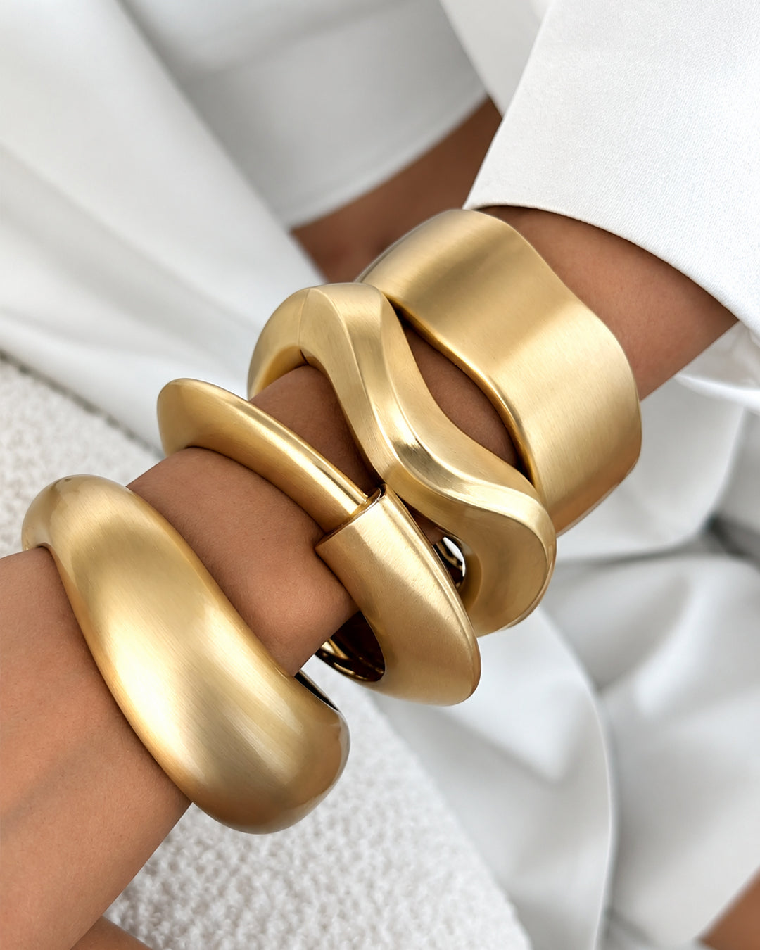4-piece Set Chunky Matte Gold Cuff Bracelet for Women