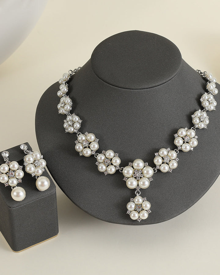 Elegant Pearl Flower Earrings and Necklace Two-Piece Set