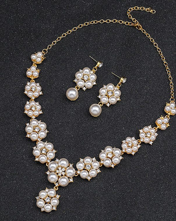 Elegant Pearl Flower Earrings and Necklace Two-Piece Set