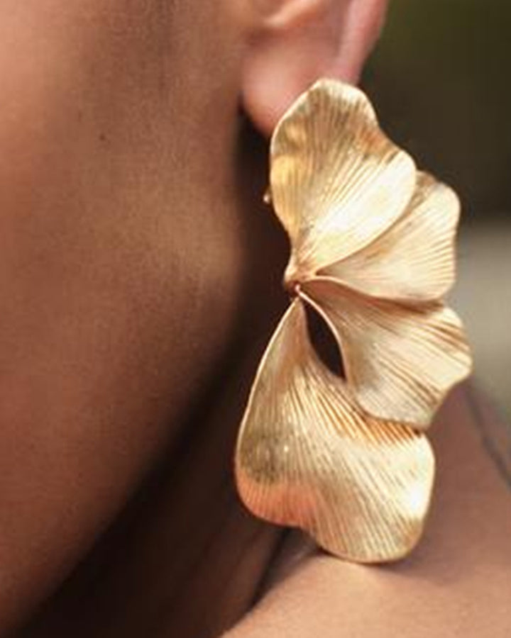 Vintage Texture Petals Earrings