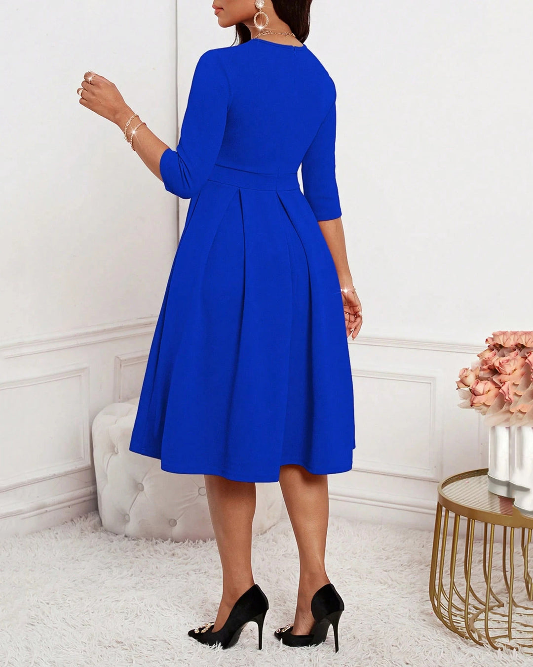 Elegant Solid Color Round Neck Long Sleeves Midi Dress