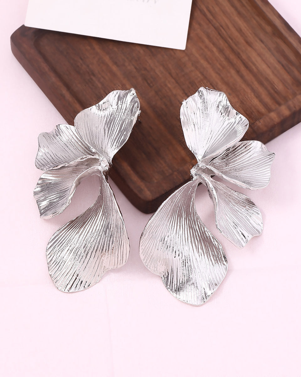 Vintage Texture Petals Earrings