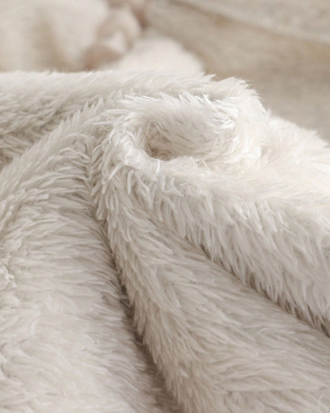 Golden Wavy Dots Plush Lapel Winter Mid-Length Coat