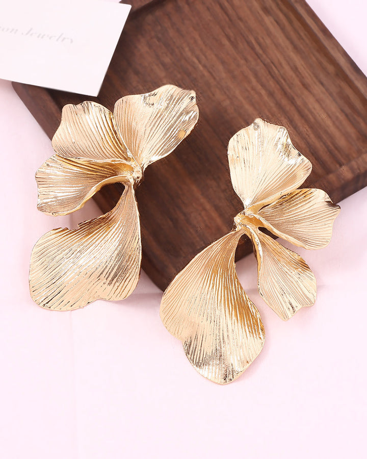 Vintage Texture Petals Earrings